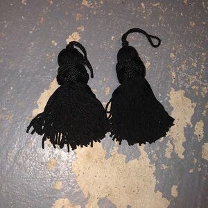 - Bombay Company Tassles - New